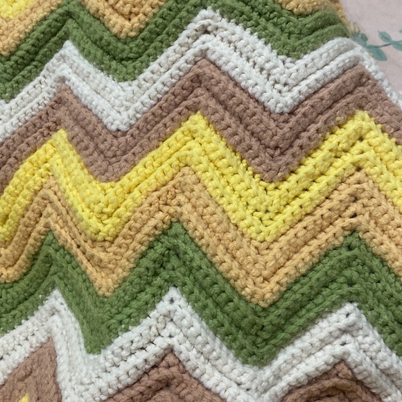 Handmade, Crochet Afghan Chevron Pattern - Picture 3 of 5